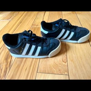 Adidas Ortholite Toddler Samba sneakers, no tie laces. Size 8.5 K. Gently used.
